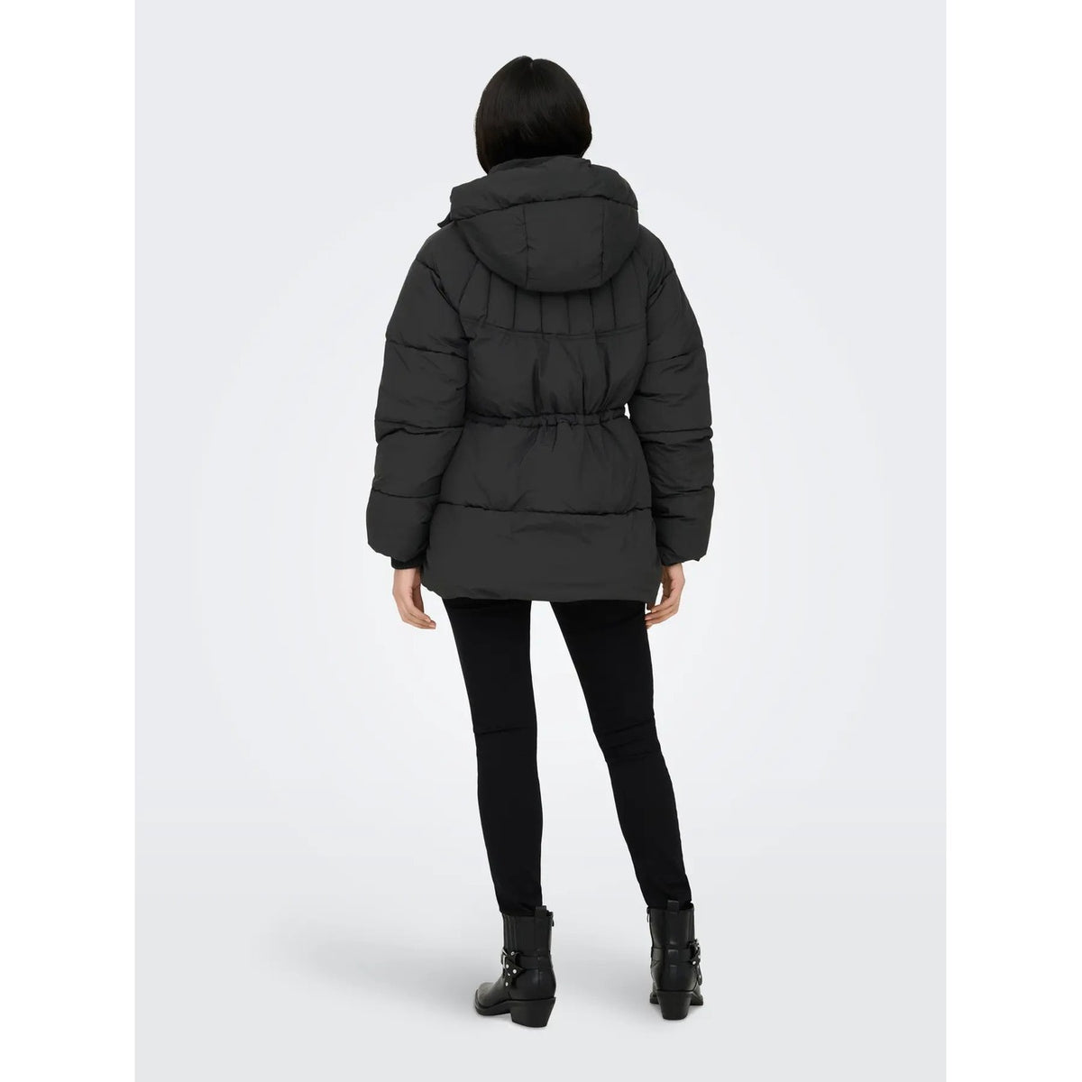Piumino nero donna Only – Giacca invernale con cappuccio e vita regolabile 15366707.