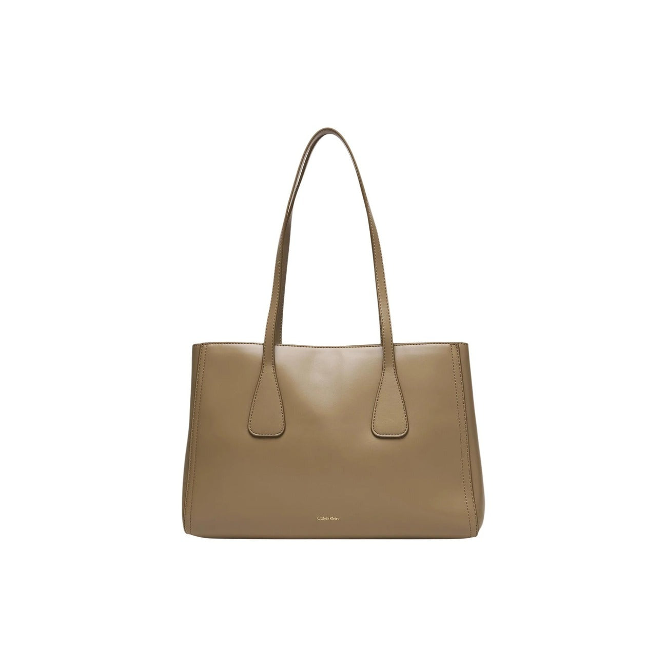 Calvin Klein Shopping Bag Medium; borsa tote beige in ecopelle con scomparto diviso e chiusura magnetica. Base rigida rinforzata e manici lunghi per un comfort ottimale a spalla. Vista posteriore 