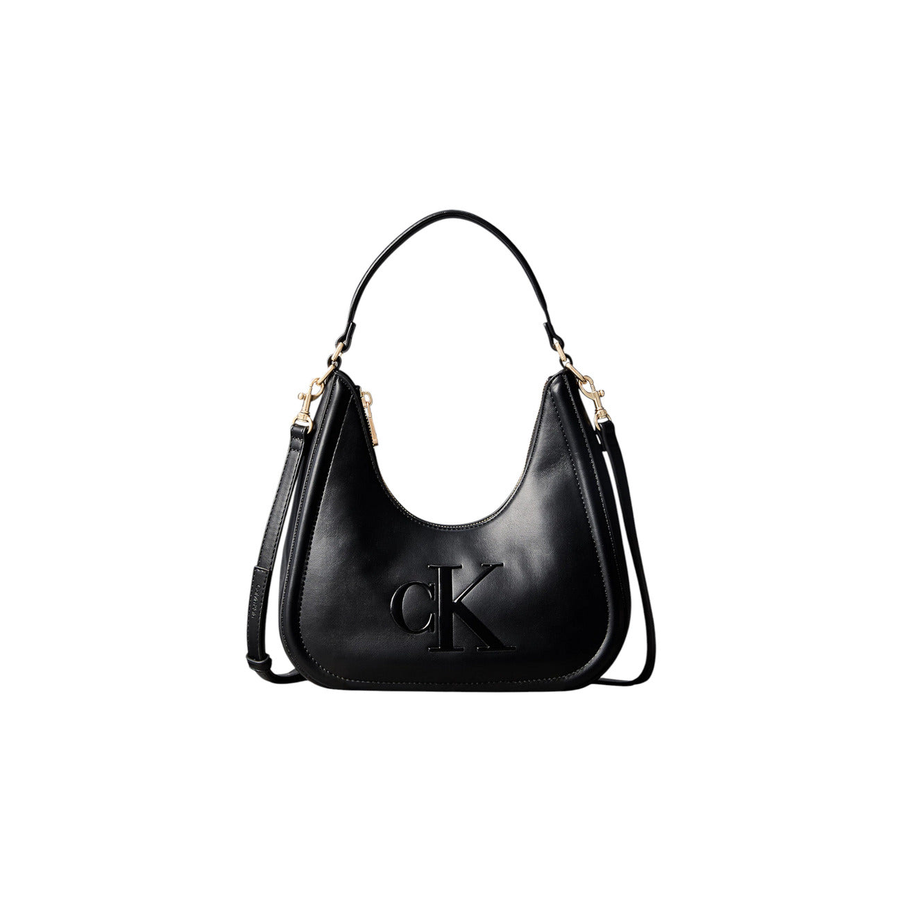 Borsa Mezzaluna Piccola Calvin Klein Bold; Nero. 100% Ecopelle poliuretano, manici corti e tracolla removibile, chiusura con zip. Dimensioni compatte (25x25,8 cm), stile minimalista e femminile 4 stagioni. Vista frontale con tracolla
