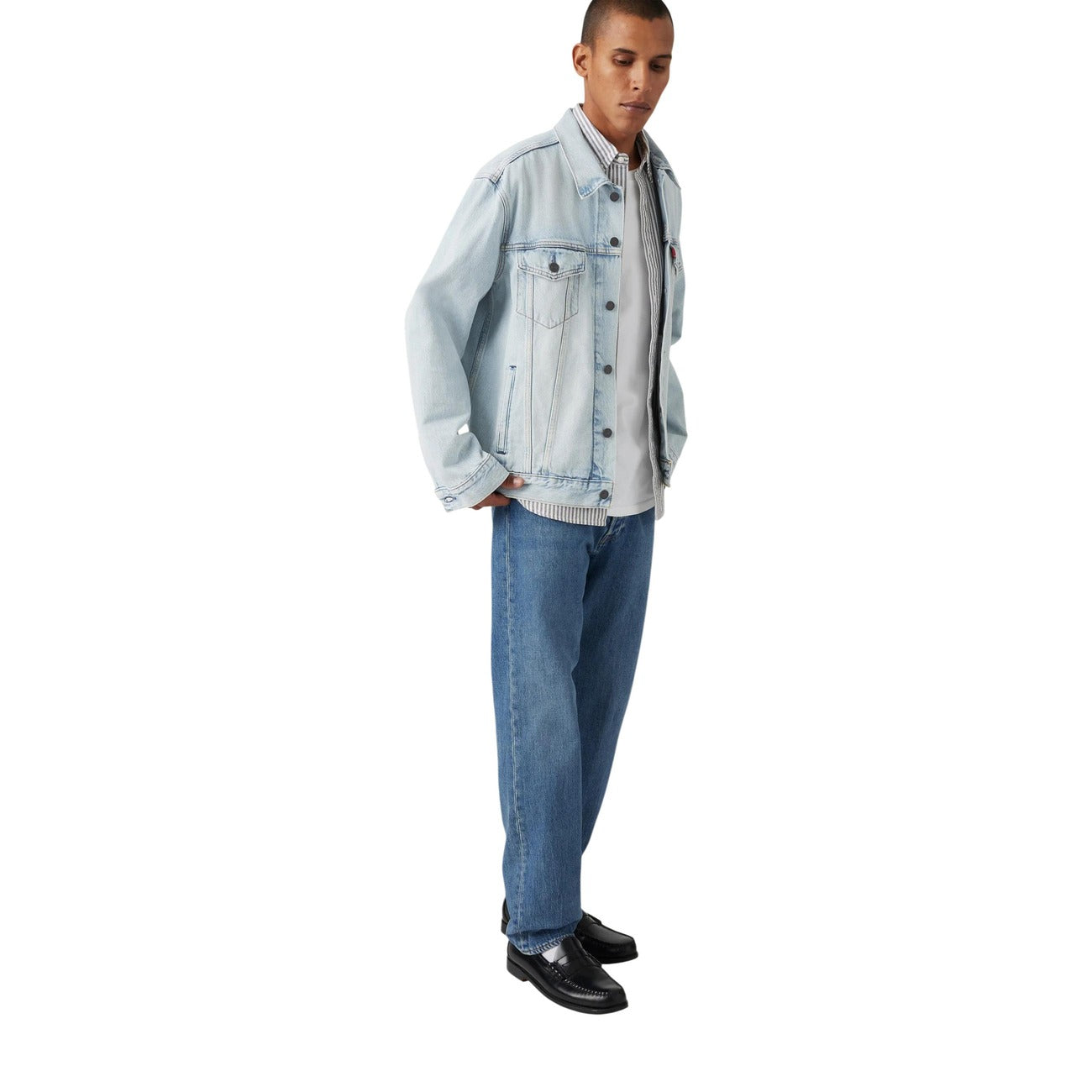 Jeans Levi's 501 uomo blu 00501-3649. Pantaloni denim classici da uomo regular fit a gamba dritta e vita regular in cotone blu con 5 tasche, chiusura con cerniera e rivetti metallici, abbigliamento casual 4 stagioni.