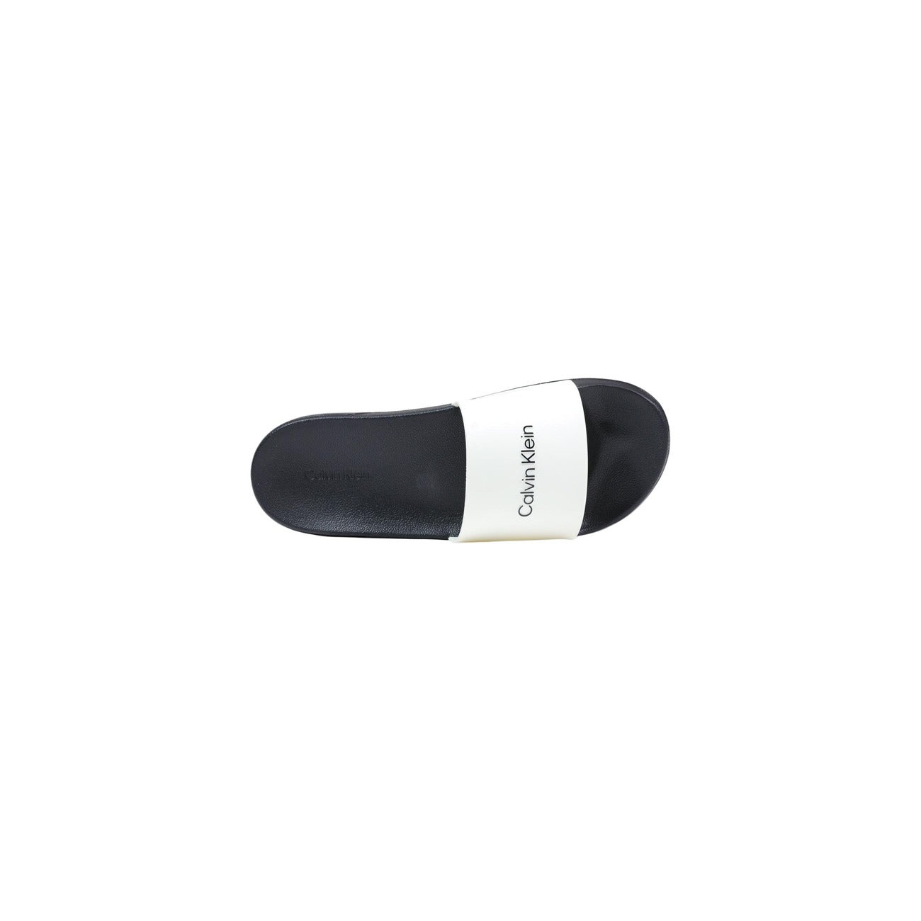 Ciabatte Black & White Calvin Klein; 100% TPU. Fascia con logo a contrasto, suola sagomata ergonomica, leggere e resistenti all'acqua. Il classico contemporaneo per il guardaroba maschile.