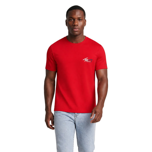 T-shirt Uomo Rossa Tommy Hilfiger Jeans; Cotone Rigenerato. Taglio regular fit, scollo a girocollo e maniche corte. Logo istituzionale ricamato sul petto, stile casual leggero quattro stagioni. Vista frontale 