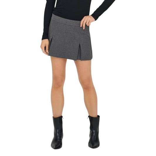 Shorts Jacqueline De Yong donna grigi gonna pantalone vita alta con tasche 63% poliestere 33% viscosa 4% elastan - vista frontale indossata da modello figura intera