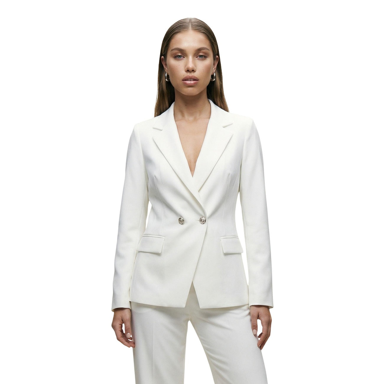 Blazer Doppiopetto I AM; 88% Poliestere, 12% Elastan. Colore Panna, Slim Fit, bottoni metallici, revers a lancia. Giacca donna elegante, leggera e antipiega, Made in Italy. Vista frontale 