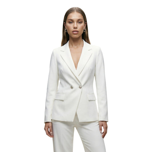 Blazer Doppiopetto I AM; 88% Poliestere, 12% Elastan. Colore Panna, Slim Fit, bottoni metallici, revers a lancia. Giacca donna elegante, leggera e antipiega, Made in Italy. Vista frontale 