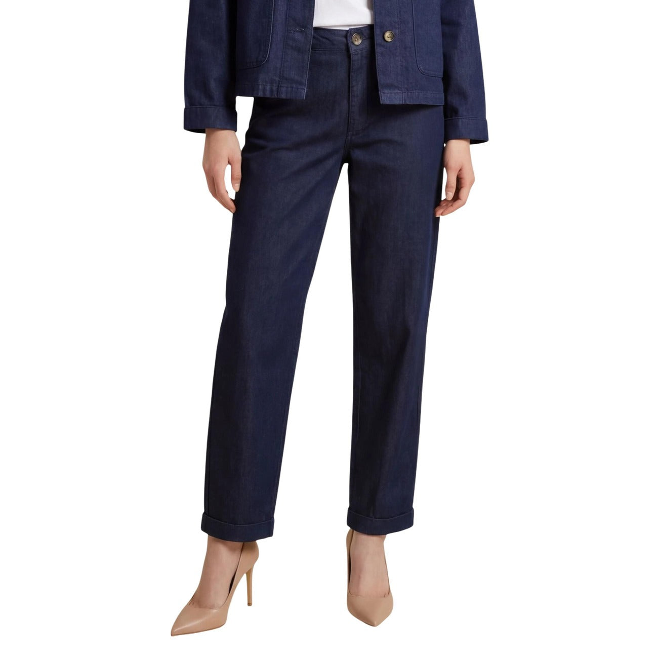 Jeans Only Onlashby Mom fit, lunghezza cropped con risvolto alla caviglia, vestibilità regular e gamba dritta in misto cotone. Vista frontale 