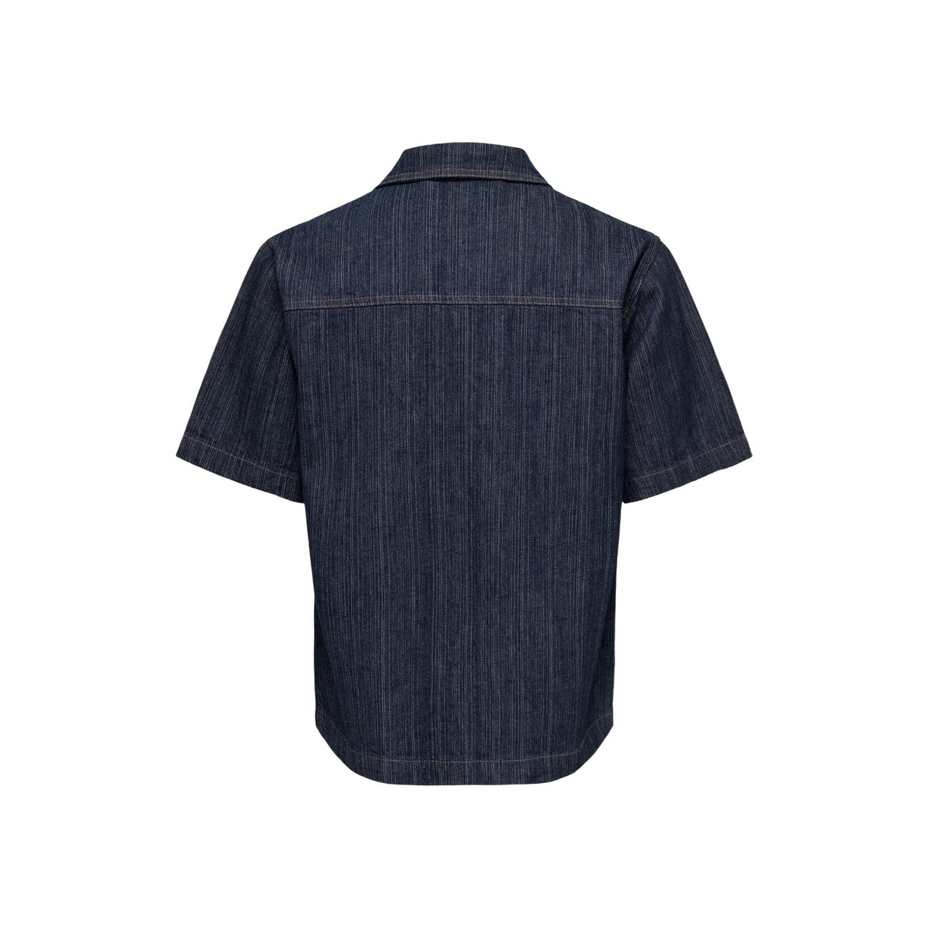 Camicia Manica Corta Only & Sons; Blu Effetto Denim. 100% Cotone leggero, Relaxed Fit, chiusura a bottoni. Cuciture a contrasto, stile casual contemporaneo, traspirabilità superiore. Vista posteriore stesa 