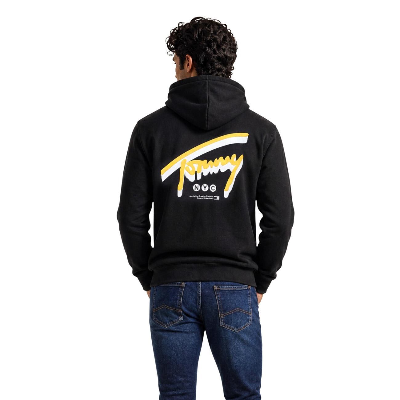Felpa Tommy Hilfiger Jeans uomo nera DM0DM23583 graffiti NYC. Felpa in cotone con cappuccio, tasca a marsupio frontale e grafica logo Tommy street art stampata sul petto e sul retro, abbigliamento casual uomo.