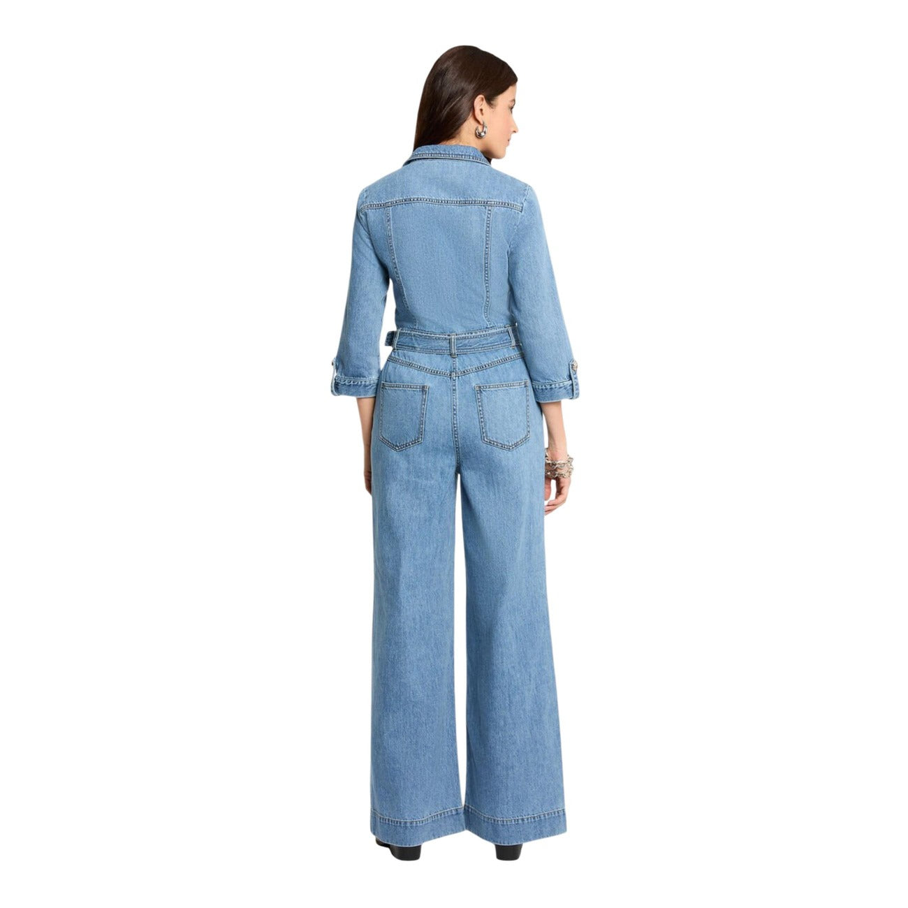 Jumpsuit di jeans Morgan De Toi Pima in 100% cotone, maniche a 3/4, chiusura con bottoni e cintura in vita; vestibilità a gamba larga e stile contemporaneo. Vista posteriore 