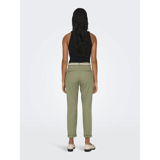 Pantaloni estivi dritti regular fit in cotone elasticizzato verde aloe con vita media, cintura e tasche anteriori, pantaloni casual chic primavera estate.