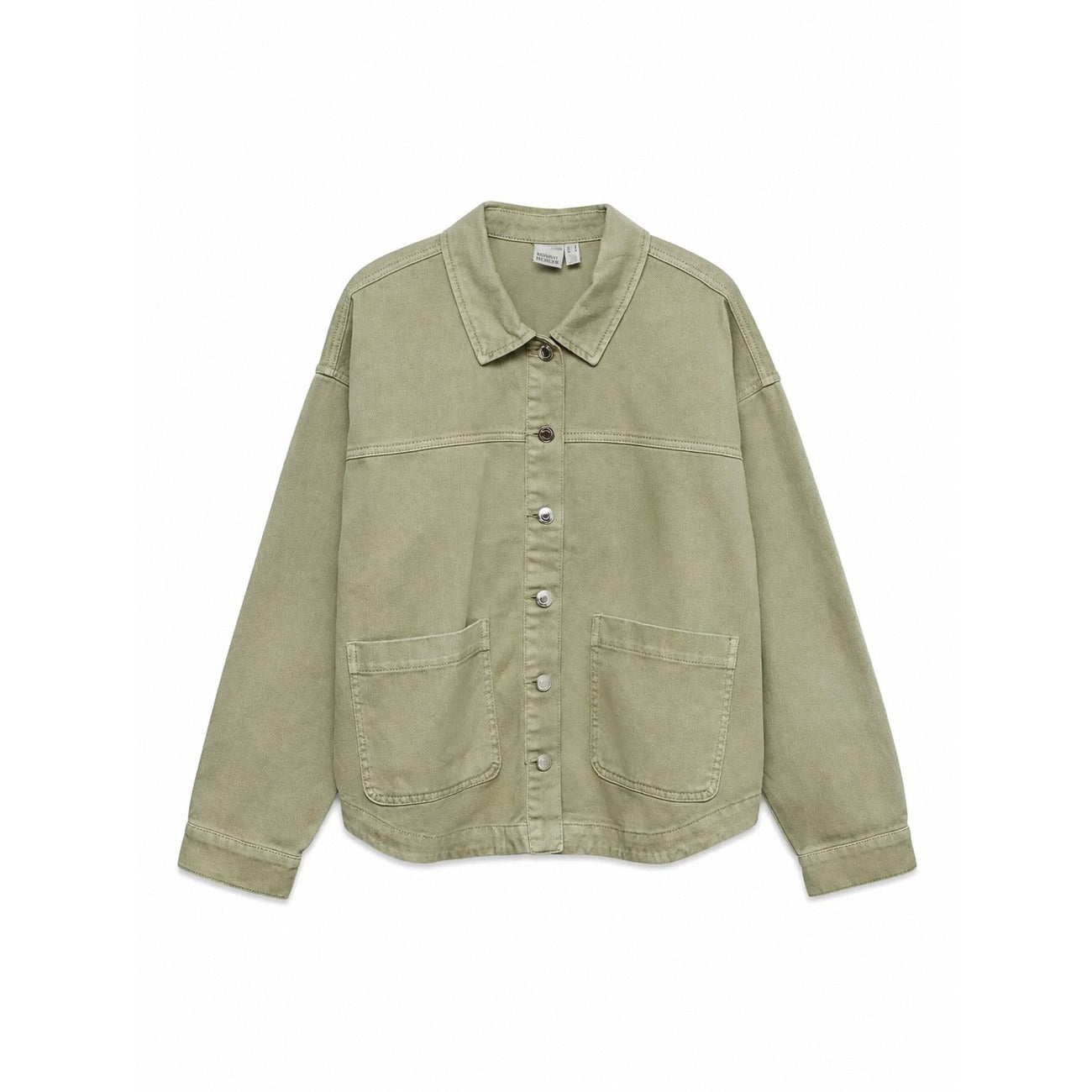 Giacca Camicia Donna Verde Vero Moda Shacket; Tessuto fresco 100% cotone biologico con chiusura a bottoni. Tasche frontali, colletto alla francese e polsini regolabili, stile casual per la mezza stagione. Vista stesa frontale 