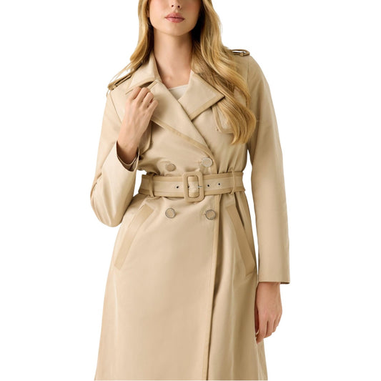 Giacca Guess donna beige trench con cintura - vista frontale indossata da modello
