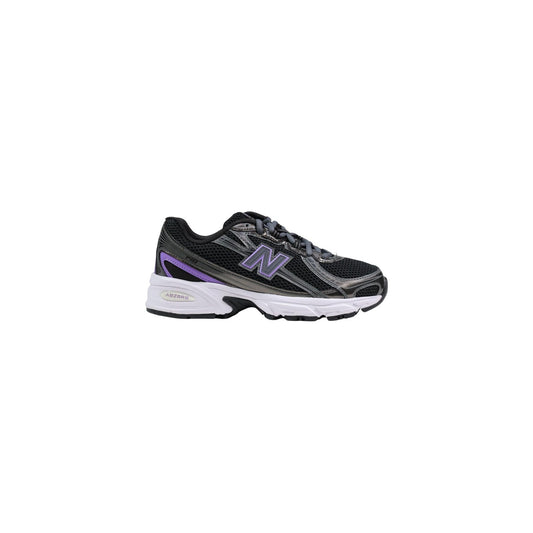 New Balance G74058I Sneakers; tomaia traspirante, tecnologia ABZORB, design dinamico. La sneaker tecnica per il massimo comfort urbano. Colore nero e viola. Vista laterale 