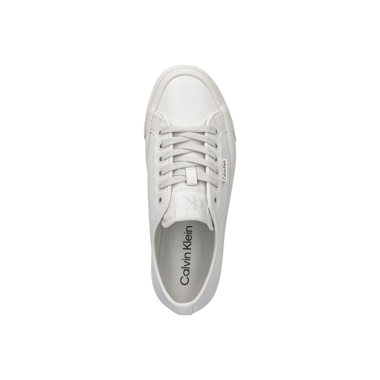 Sneakers CK Jeans Vulc Flat; 100% Pelle. Suola in gomma piatta, dettagli metallici logo, design minimal. Scarpa donna bianca versatile, comoda e di alta qualità. Vista dall’alto 