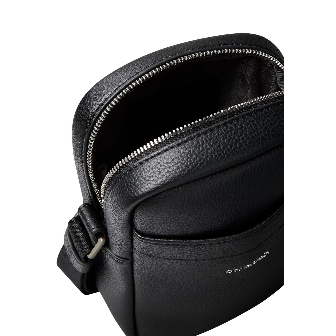 Borsello Calvin Klein uomo nero con cerniera - dettaglio frontale primo piano
