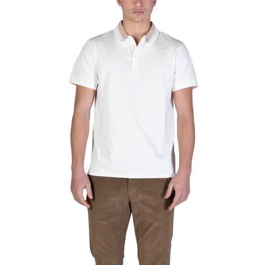 Polo Guess SS Paul; avorio. Misto cotone ed elastene. Colletto logato, chiusura a 3 bottoni, maniche corte. Comfort elasticizzato e stile iconico per il tempo libero. Vista frontale 
