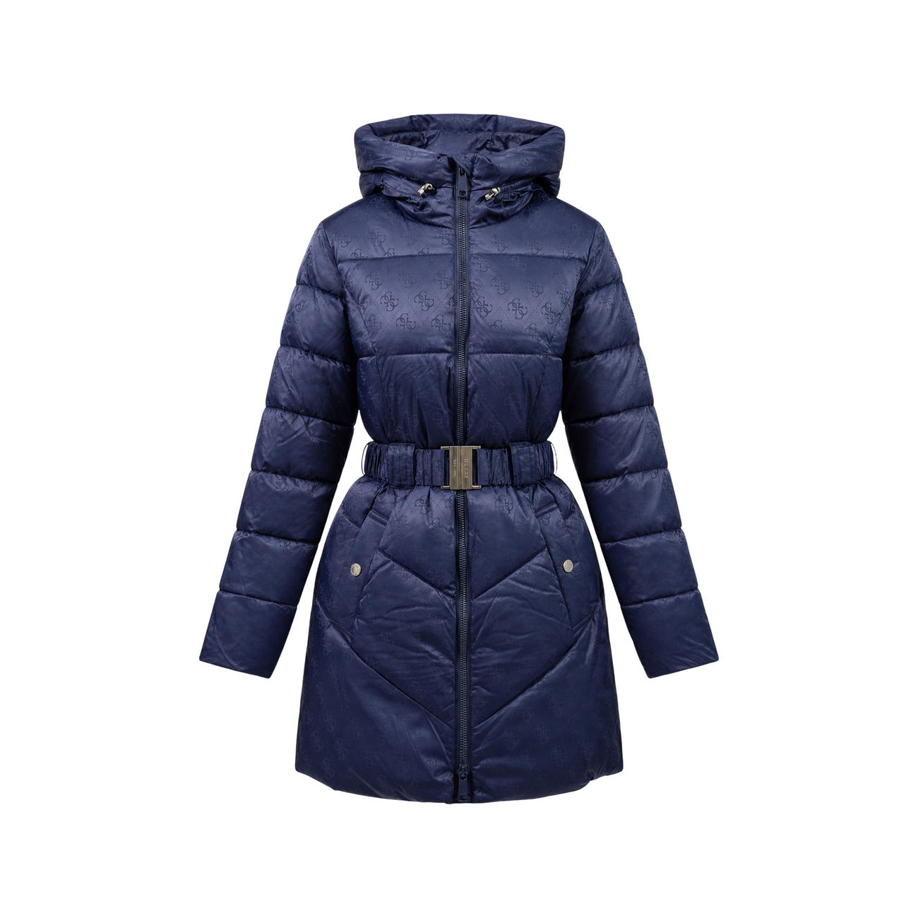 Piumino Guess donna New Imma Logo W6BL50 W4144. Giambotto lungo/midi imbottito sfiancato con cintura, trama logata all-over tono su tono, cappuccio e chiusura con cerniera, collezione autunno inverno. Blu 