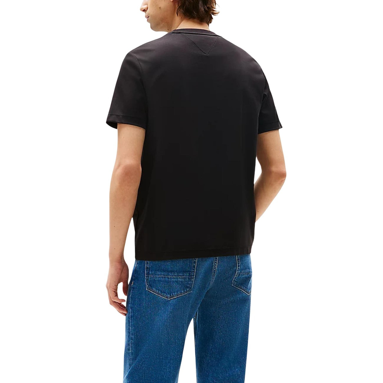 T-shirt Tommy Hilfiger Icon Nera; Cotone Sostenibile BCI e Stretch. Logo ricamato, impunture a contrasto, vestibilità flessibile. Stile casual premium, traspirante e resistente. Vista posteriore 