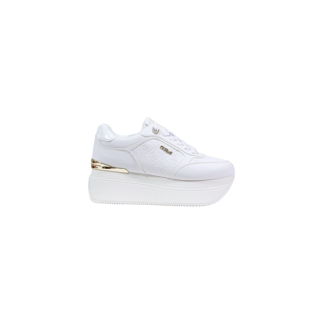 Guess Camrio Sneakers Plateau; bianche, applicazioni in pietre, materiale sintetico premium. Comfort e stile rialzato per un look urban-chic. Vista laterale 