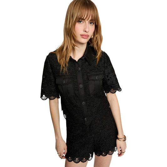 Camicia Pizzo Morgan De Toi; Nero. Tessuto traforato, bottoni gioiello, vestibilità wide fit. Maniche corte con bordo smerlato e tasche decorative. Elegante, leggera e ricca di dettagli preziosi. Frontale 