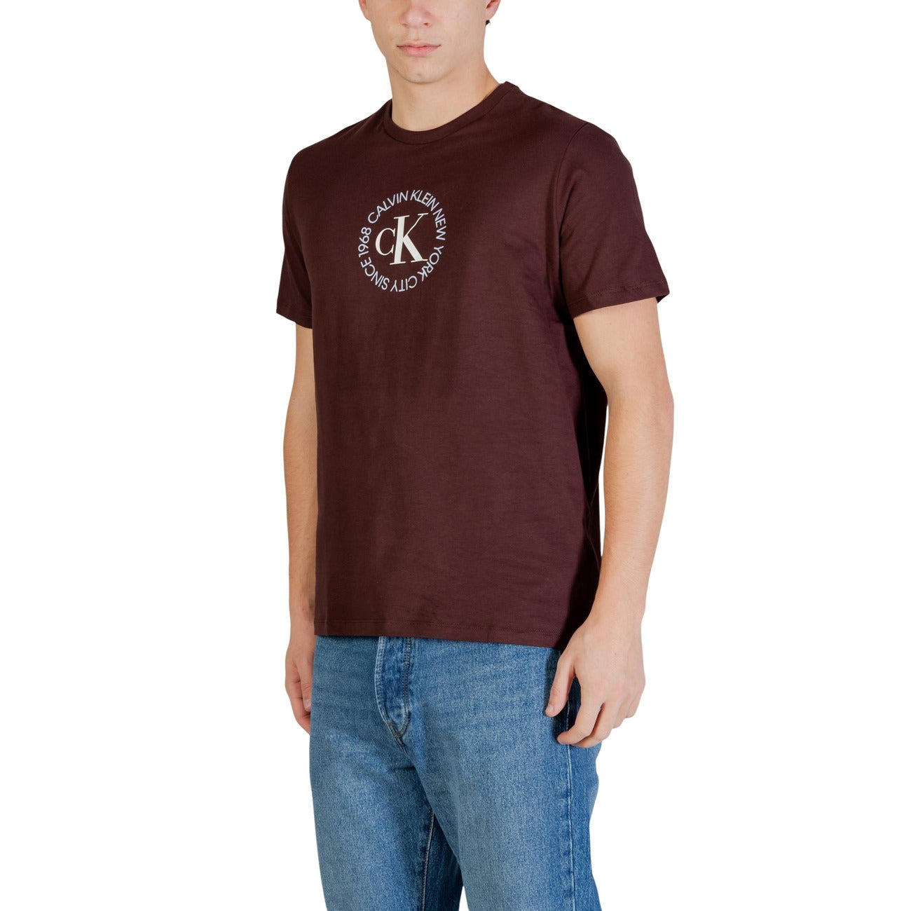 T-shirt CK Jeans Marrone; 100% Cotone. Grafica celebrativa NYC 1968 sul petto, regular fit, girocollo. Comfort naturale e stile heritage per la stagione primavera-estate.