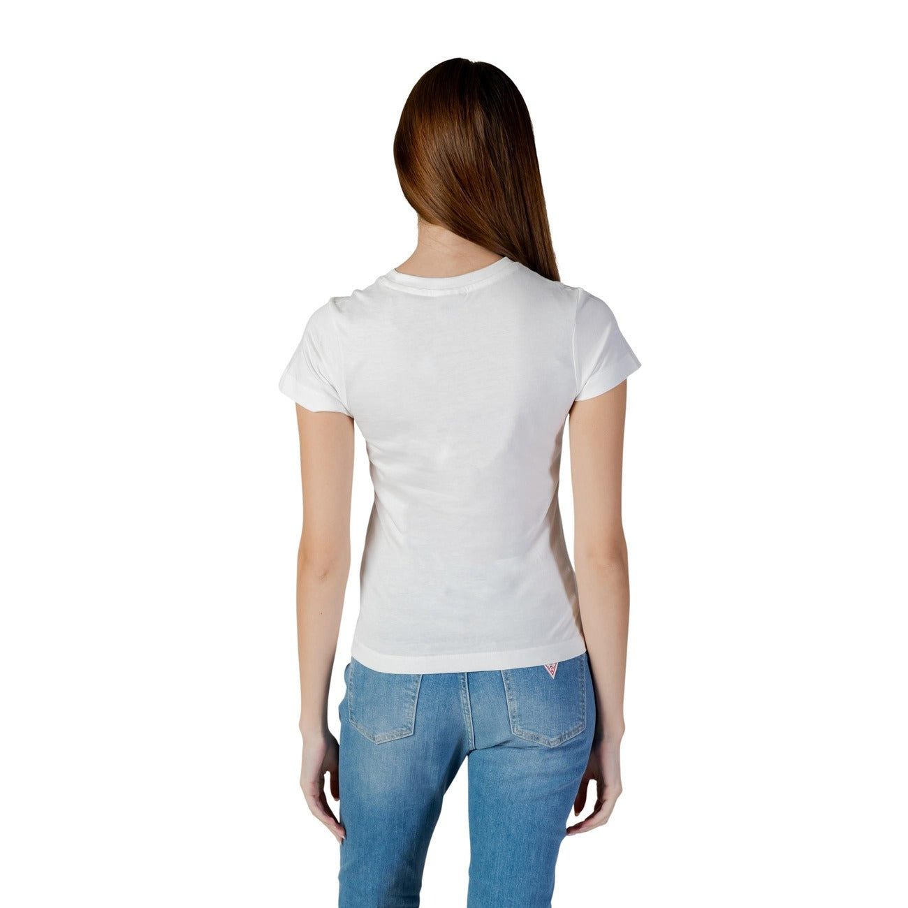 T-shirt Guess Active NARCISO donna bianca con stampa strass maniche corte scollo tondo 100% cotone - vista posteriore retro indossata da modello
