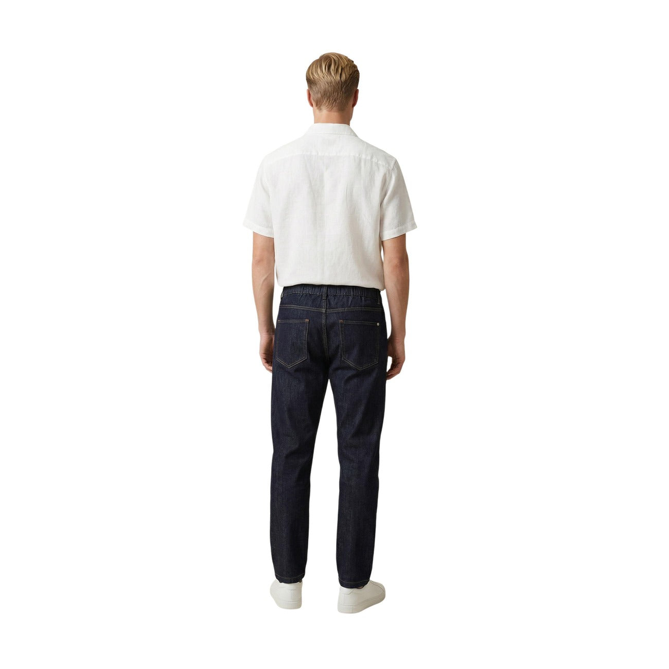 Pantaloni Regular Comfort Blu Gianni Lupo; Cotone Stretch. Tinta unita, vestibilità versatile, tessuto resistente e flessibile. Il classico contemporaneo ideale per la mezza stagione. Posteriore intera 