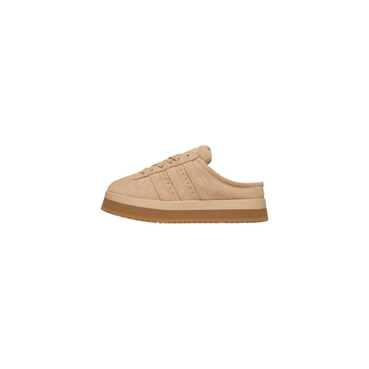 Scarpe Adidas Campus 00s Winter Low donna beige e marrone JR3732. Sneakers invernali basse in camoscio beige con fodera interna in pelle di pecora e suola in gomma gum scura.