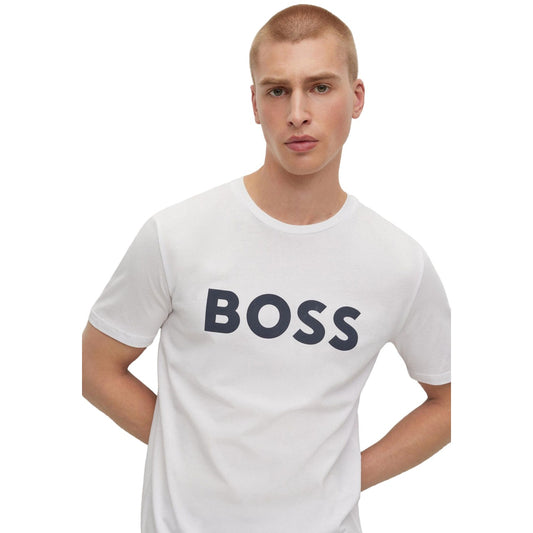T-shirt Boss in jersey di cotone con grande logo stampato uomo bianca maniche corte scollo tondo 100% cotone - vista frontale indossata da modello dettaglio logo