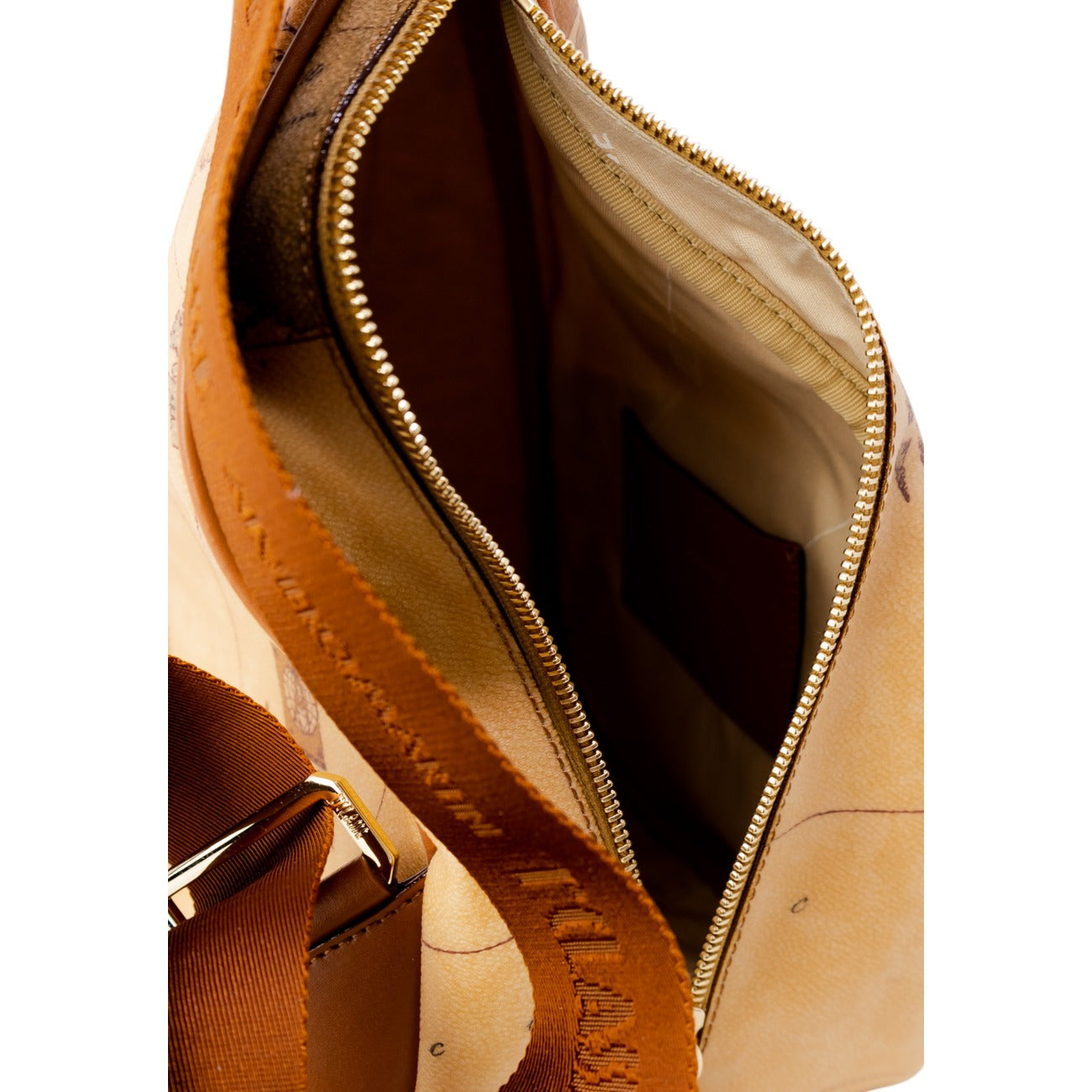 Zaino Monospalla Donna Alviero Martini Prima Classe; Marrone Geo Classic. Tessuto jacquard stampato con profili in pelle e zip oro. Tracolla singola regolabile, forma a goccia compatta e profonda (22x35 cm). Vista apertura 