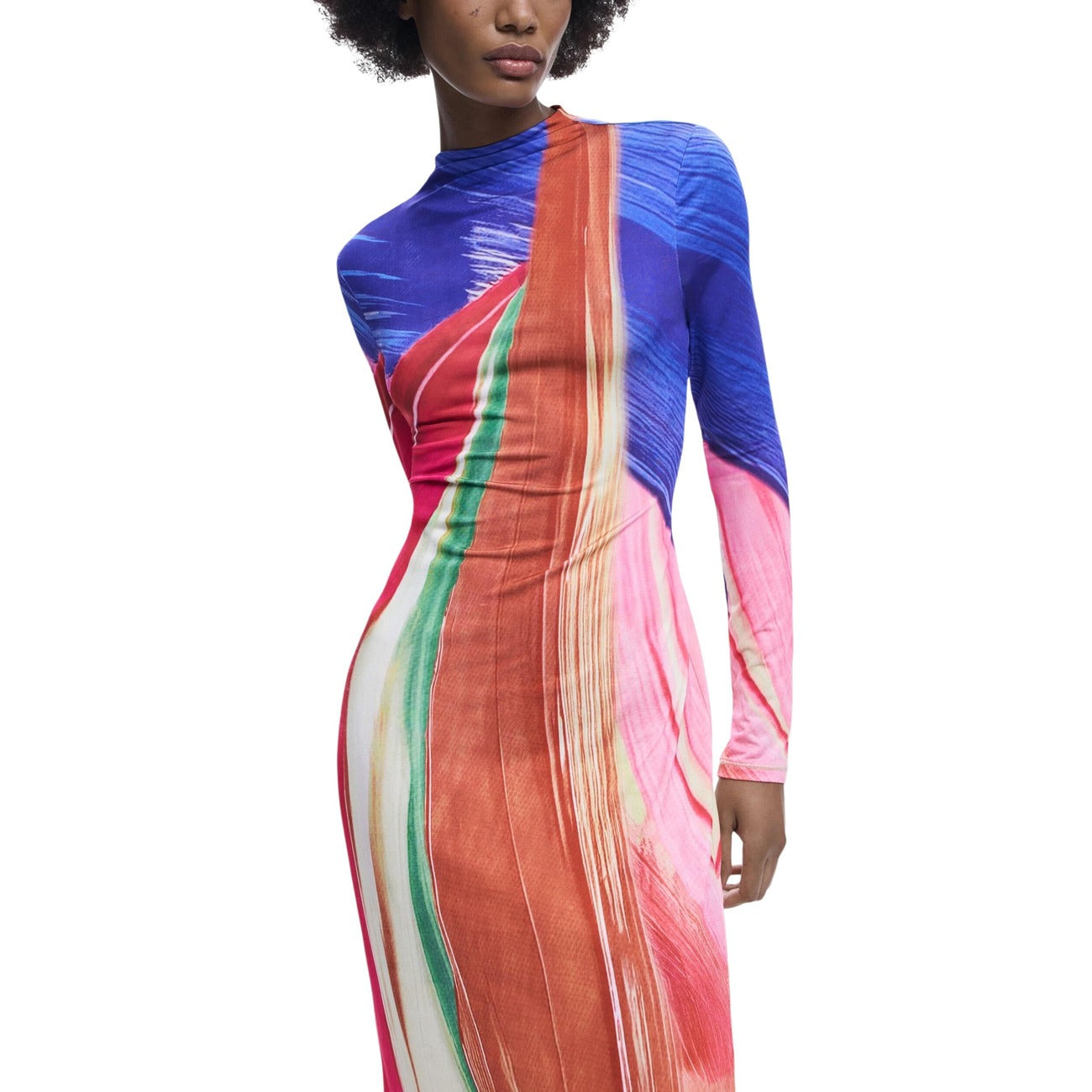 Abito Desigual donna multicolore lungo con stampa geometrica maniche corte - vista frontale indossata da modello
