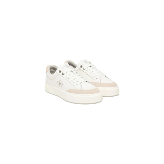 Sneakers Calvin Klein Jeans; Beige, 100% Pelle. Suola alta 4 cm, tomaia traforata traspirante, dettagli a contrasto. Stile minimale e contemporaneo, ideale per la mezza stagione. Vista frontale 