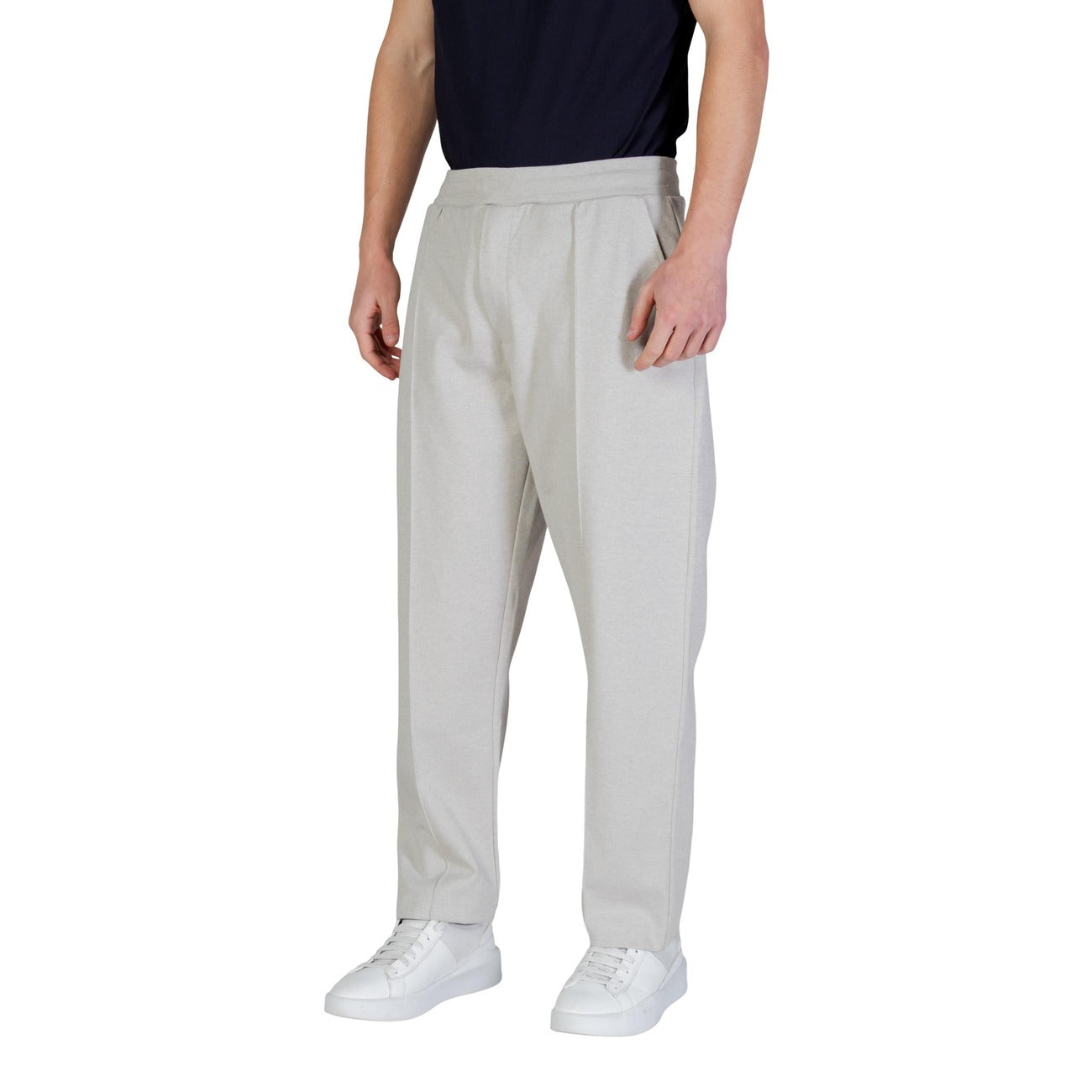 Pantaloni sportivi Boss SE_TWIST uomo grigi con lacci tasche 96% cotone 4% elastan - vista posteriore retro indossati da modello

