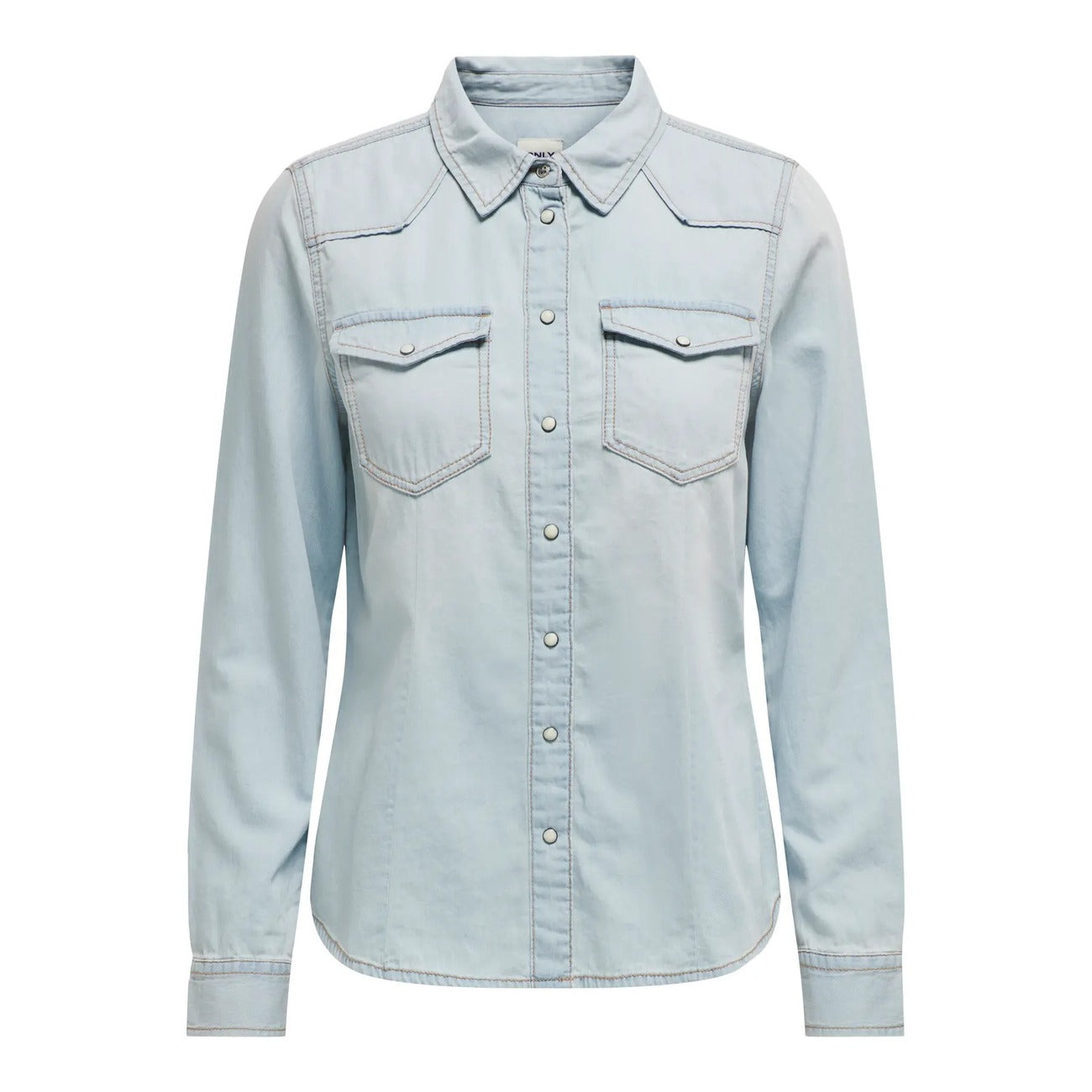 Camicia jeans corta Only donna 15315185. Camicia di jeans a maniche lunghe in puro cotone blu chiaro e medio con bottoni automatici, taschini sul petto e taglio corto, giacca camicia denim estiva Primavera/Estate Only.