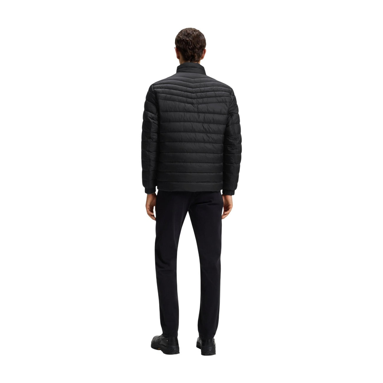 Piumino Boss Oden2 uomo nero 50549252 sostenibile. Giacca imbottita leggera da uomo in nylon riciclato con trapuntatura orizzontale, collo alto e cerniera lampo, abbigliamento uomo autunno inverno.