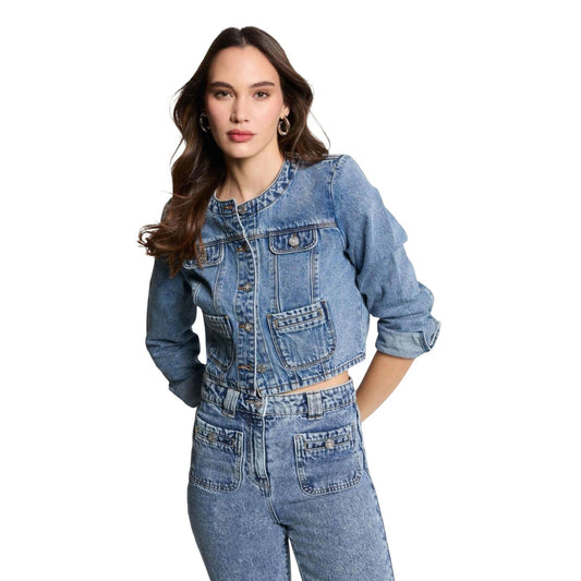 Morgan De Toi VCHARME Jacket; 100% cotone, bottoni gioiello, tasche applicate. La giacca corta versatile che unisce stile militare e raffinatezza parigina. Vista frontale 