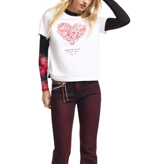 T-shirt Desigual donna bianca manica corta con cuore stampa scollo tondo 100% cotone - vista frontale indossata da modello