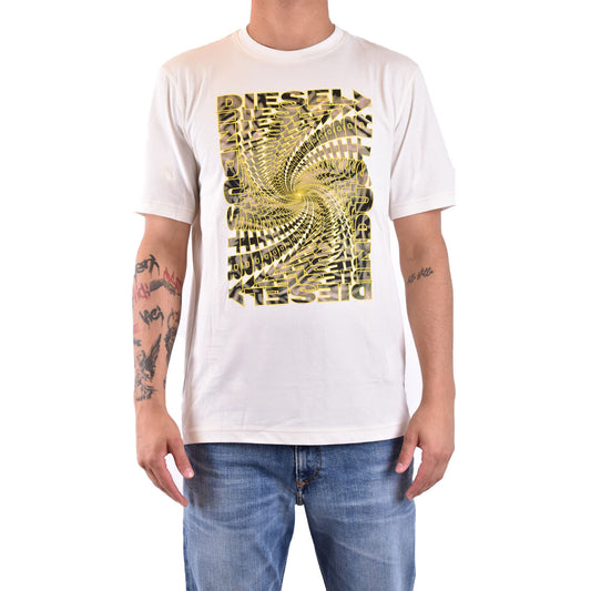 Diesel T-shirt Bianca con Stampa; 100% cotone, maniche corte e scollo tondo. Design distintivo Diesel, fresca e resistente. Vista frontale indossata 