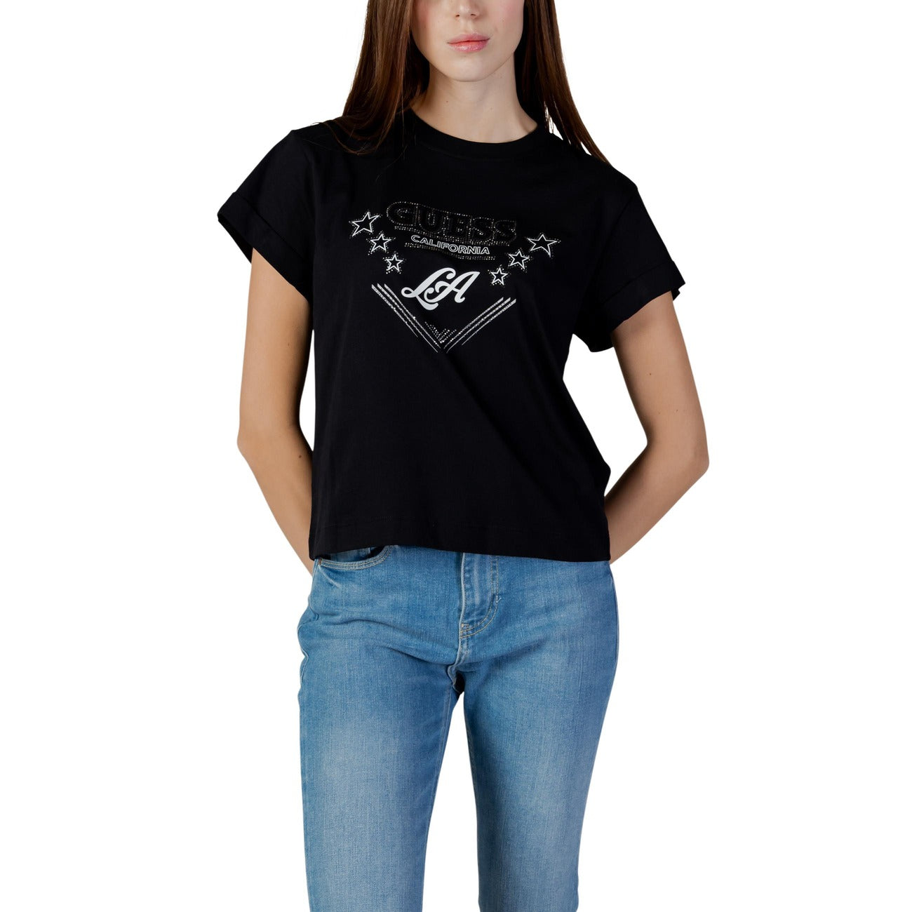T-shirt Guess Nera Stars & California; 100% Cotone. Stampa frontale con logo e stelle, maniche corte, vestibilità regular. Capo leggero e traspirante per la stagione Primavera/Estate.