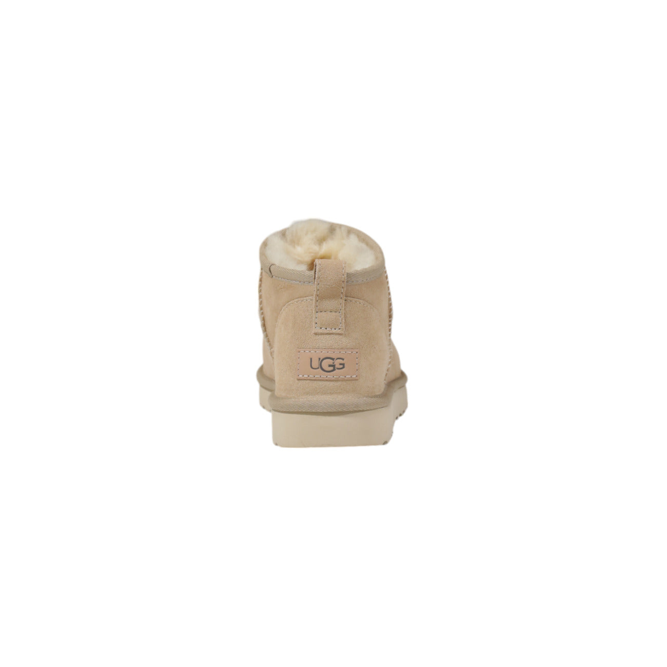 Stivali UGG donna Classic Ultra Mini 1116109. Stivaletti bassi in pelle di camoscio con calda fodera in montone naturale, trattamento idrorepellente e suola leggera Treadlite o in EVA da canna da zucchero.