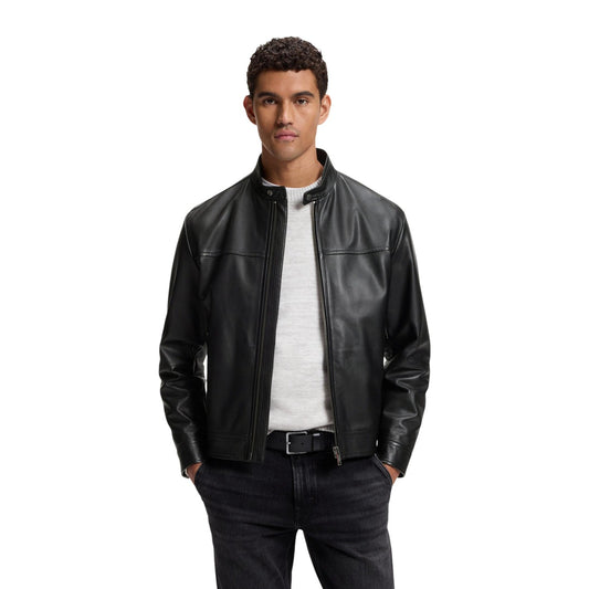 Giacca pelle nera uomo BOSS JOSLAY1. Giubbotto biker slim fit in 100% pelle sostenibile certificata LWG con colletto imbottito e dettagli metallici.