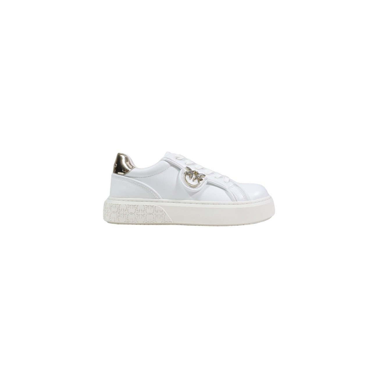 Sneakers Pinko Yoko 06; Bianco, 54% Pelle. Charm logo laterale, dettaglio metallico, suola platform 3 cm. Fodera interna in pelle, stile versatile e robusto.