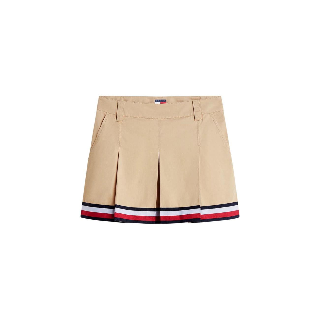 Gonna Tommy Jeans donna Gentle Gold DW0DW22969. Minigonna a pieghe in stile college in 100% cotone biologico, colore oro beige con tasche ad angolo e nastro riga Tommy sul fondo, abbigliamento donna autunno inverno.