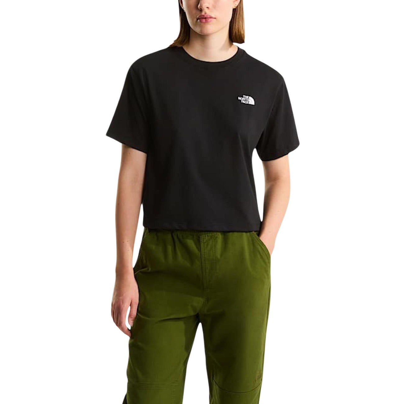 T-shirt The North Face donna nera con logo maniche corte - vista frontale indossata da modello
