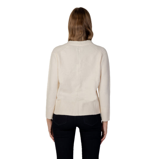 maglione Pepe Jeans Denisse V-Neck in bianco , realizzato in misto lana con scollo a V e polsini a coste. 
Vista posteriore 