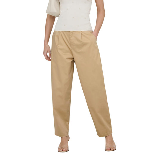 Pantaloni Barrel Chino Only; Beige. Taglio cropped alla caviglia, piega centrale, tessuto stretch resistente. Vestibilità contemporanea e confortevole. Il passe-partout 4 stagioni per ogni occasione.