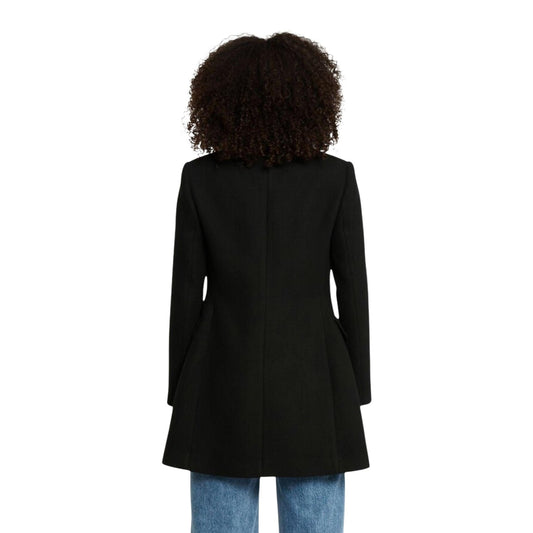 Cappotto Morgan De Toi donna nero 252-GCHA. Cappotto medio nero avvitato con bottoni decorativi doppiopetto, colletto a bavero con revers e tasche con patta, collezione autunno inverno.