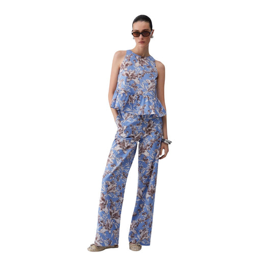 Pantaloni Liu Jo Popeline; stampa floreale, wide leg, 100% cotone, vestibilità regolare. Stile fresco e raffinato per la tua estate. Vista frontale figura intera 