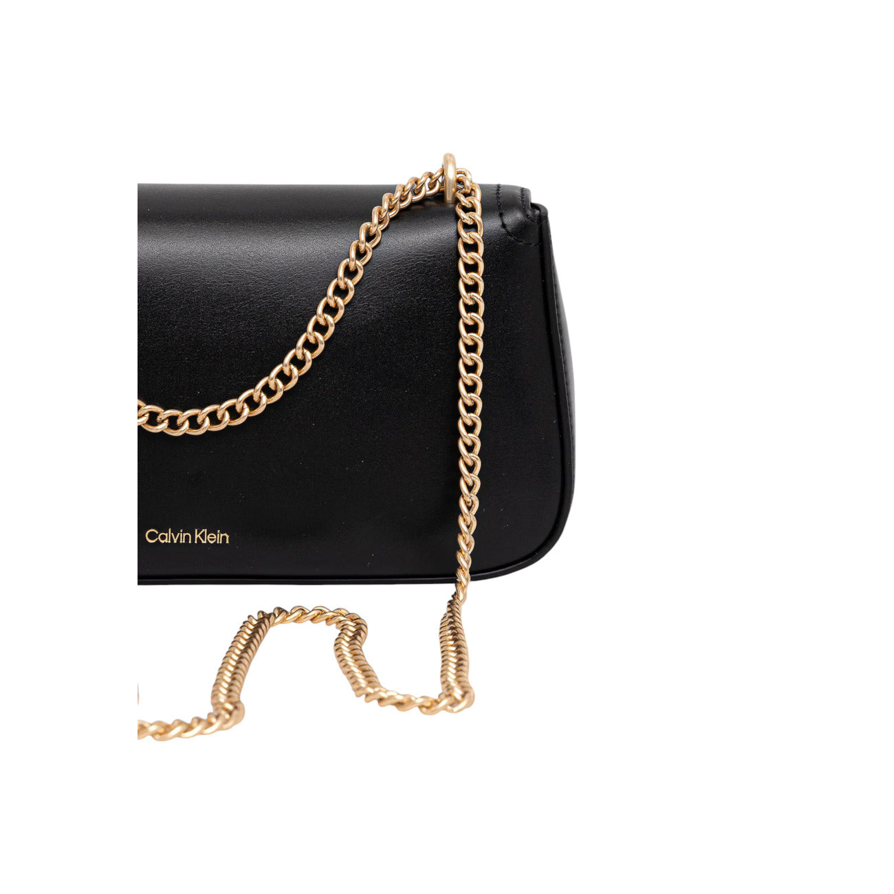 Borsa Piccola Convertibile Calvin Klein; Nero. 51% Poliestere riciclato, chiusura zippata, tracolla regolabile e catena dorata. Dimensioni sottili e slanciate (24x12 cm), stile casual-luxury 4 stagioni.