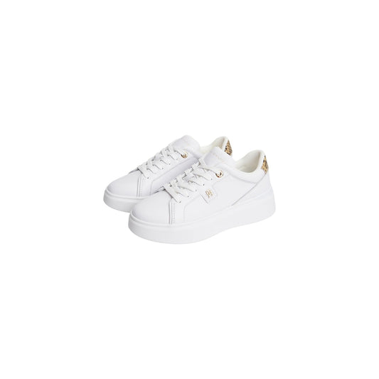 Sneakers bianchi donna Tommy Hilfiger FW0FW09456YBS. Scarpe da ginnastica basse in pelle bianca con dettagli pitonati sul tallone, suola platform e logo TH dorato.